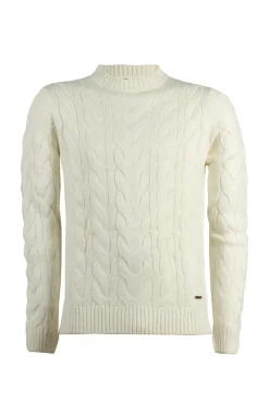 Pullover girocollo con lavorazione a trecce